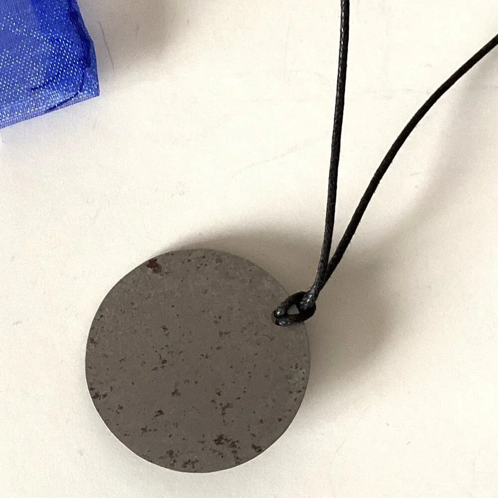 A Metal Circle Round Necklace With Blue Gift Bag Jewelry - Picture 3 of 5